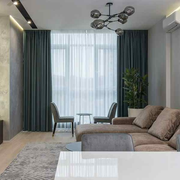 Deixe a sala de estar mais aconchegante usando nossas dicas de iluminação