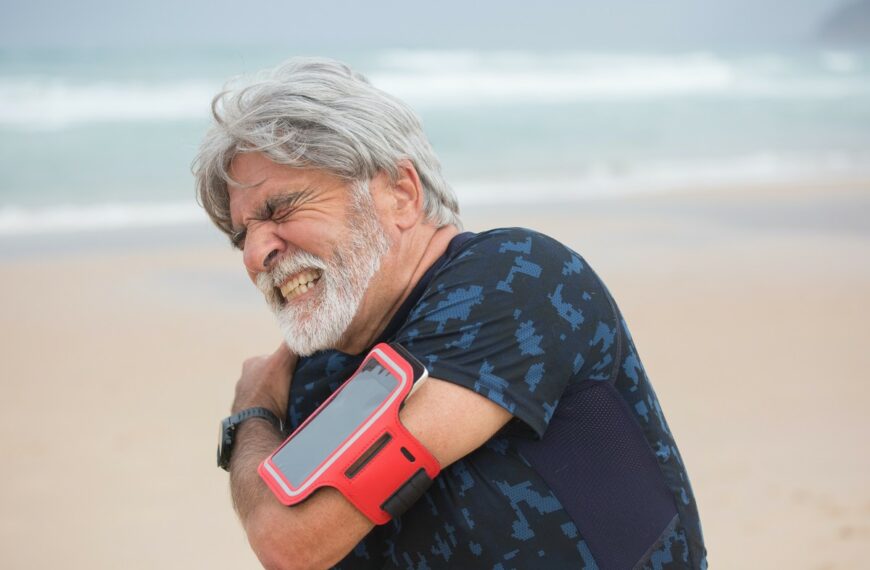 Quem tem dor no ombro pode fazer musculação