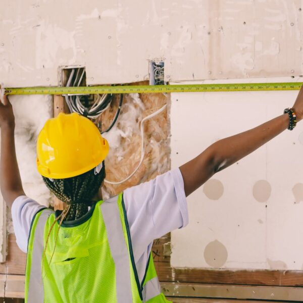 Home 6 Aluguel de Equipamentos para Construção: A Estratégia Inteligente para Reduzir Custos na Obra